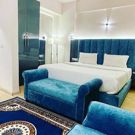Neel Skye - Couple Friendly - Dlf My Pad, Gomtinagar , Lucknow Aparthotel Luaran gambar