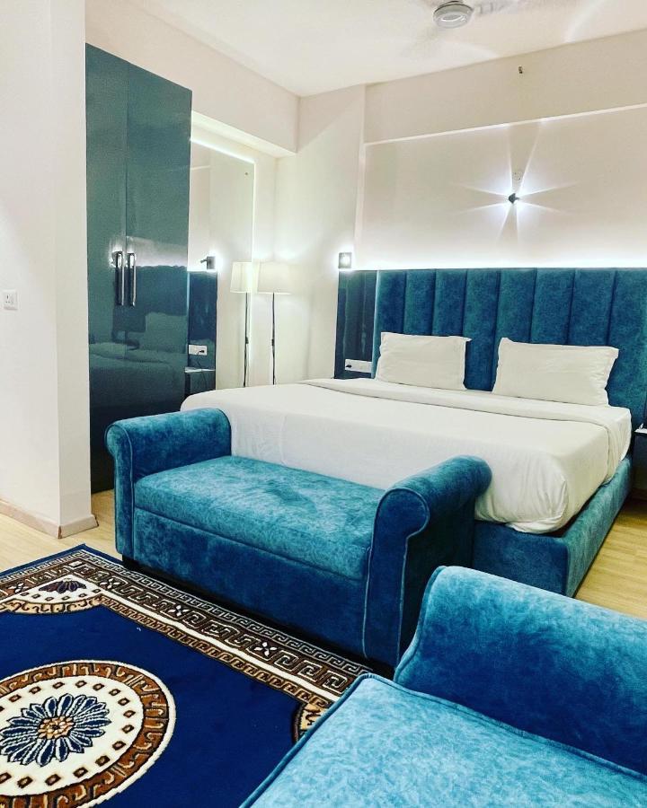 Neel Skye - Couple Friendly - Dlf My Pad, Gomtinagar , Lucknow Aparthotel Luaran gambar