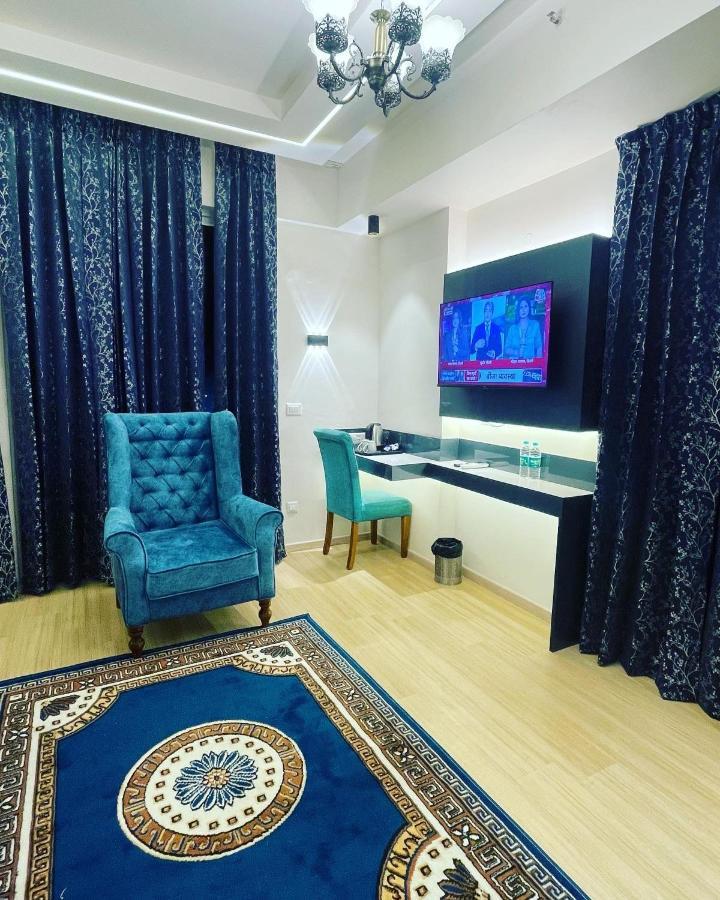 Neel Skye - Couple Friendly - Dlf My Pad, Gomtinagar , Lucknow Aparthotel Luaran gambar