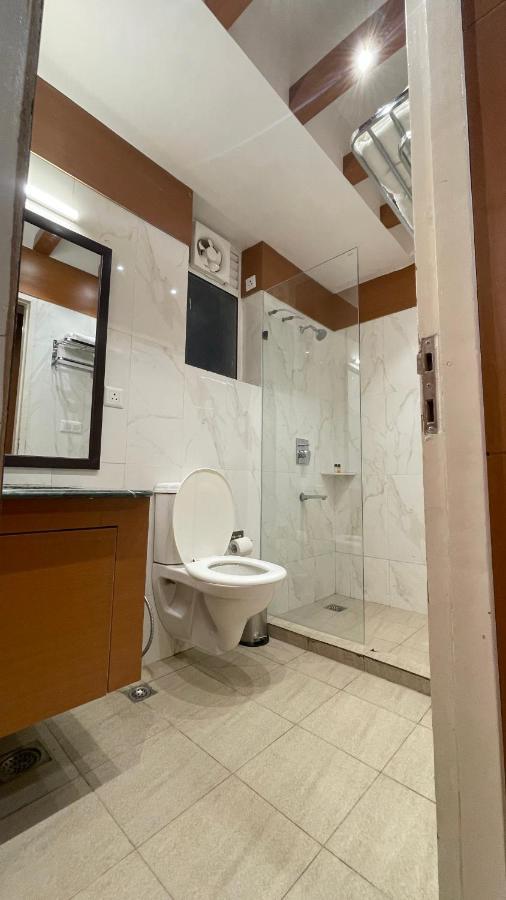 Neel Skye - Couple Friendly - Dlf My Pad, Gomtinagar , Lucknow Aparthotel Luaran gambar
