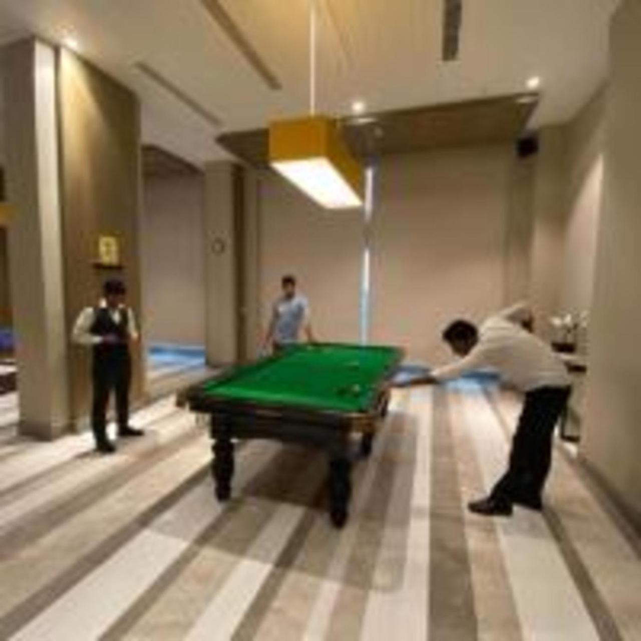 Neel Skye - Couple Friendly - Dlf My Pad, Gomtinagar , Lucknow Aparthotel Luaran gambar